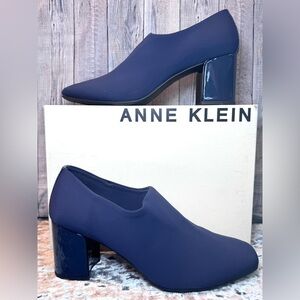 Anne Klein Treena Heels Size 9 in Navy